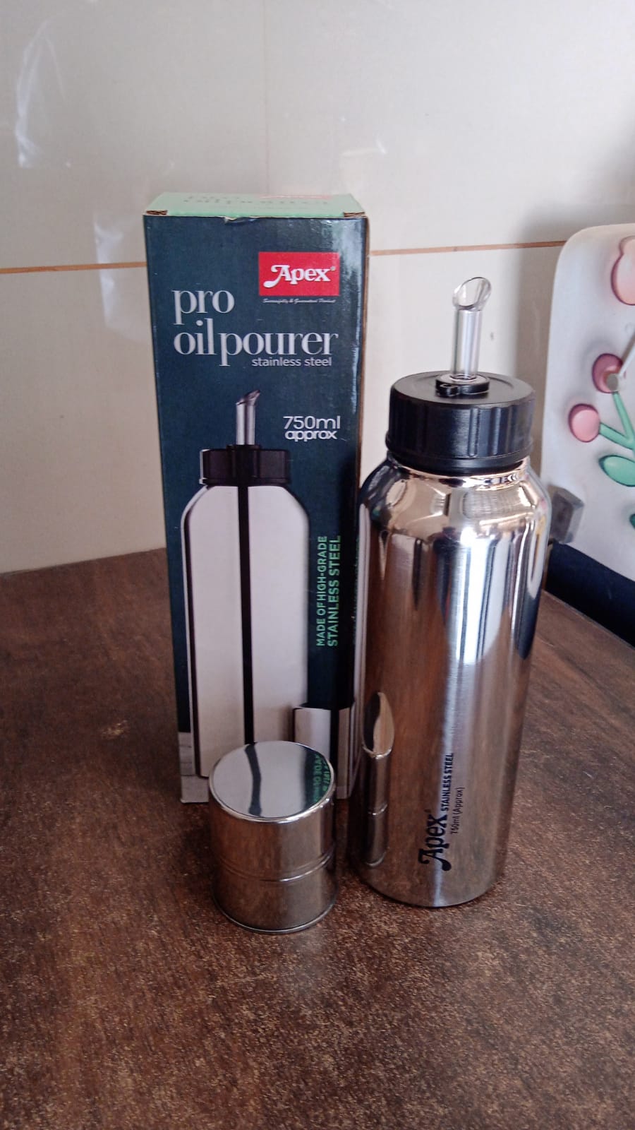 Apex Pro Stainless Steel Oil Pourer – 750ml (1 Pc) Apex Pro Stainless Steel Oil Pourer – 750ml (1 Pc)